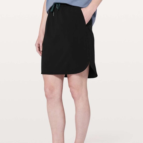 Lululemon on the fly Skirt - Picture 5 of 5
